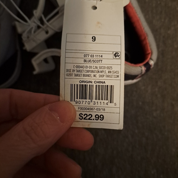 NWT size 9 boys shoes - Picture 2 of 3